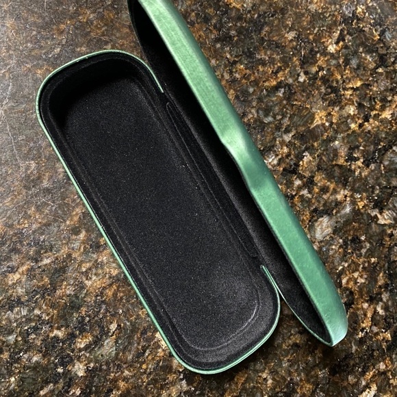 Eyeglass Case - Picture 5 of 10